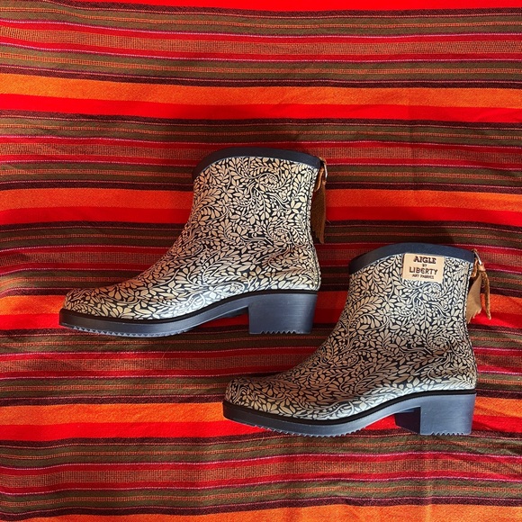 Aigle size 37 liberty rain boots - Picture 2 of 6